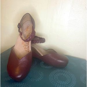 Aetrex (Mia Style) in Burgundy. Size 40 which is a 9.5 (US)